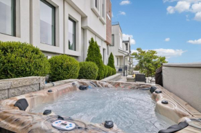 Hottub,2milestobway,4kbeds,3futons,safe